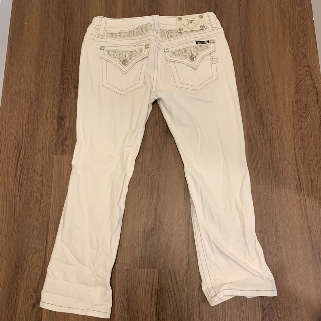 White Buckle Miss Me Cuffed Capri Jeans